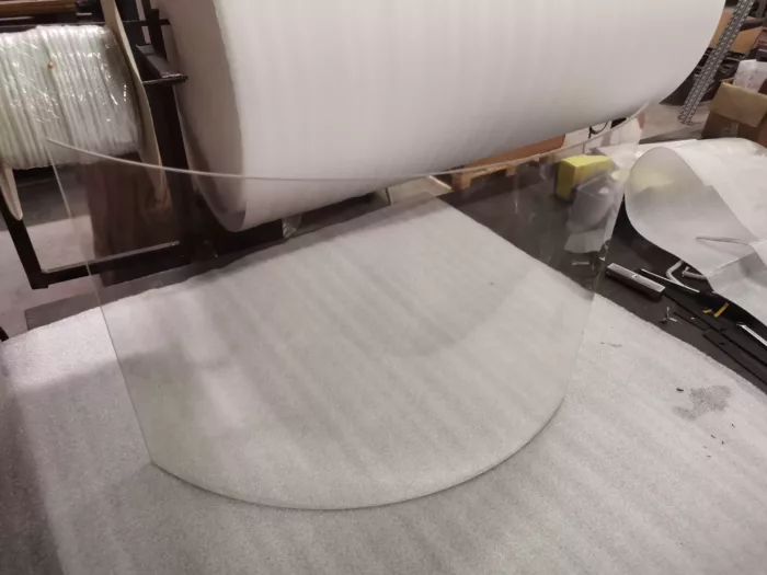 vitre-83-123-exterieure-2